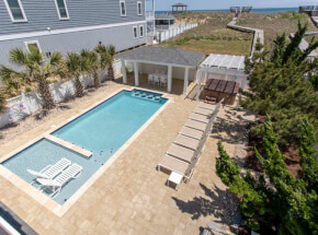 The pool at THE MAGNOLIA HOUSE