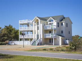 THE 19TH HOLE Exterior