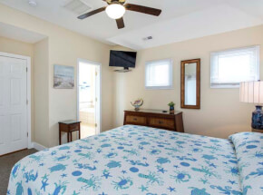 BILLIE'S BY THE SEA Gr Floor Pyramid Bunk Master