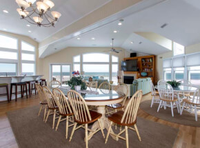 BILLIE'S BY THE SEA 1st Floor King Master