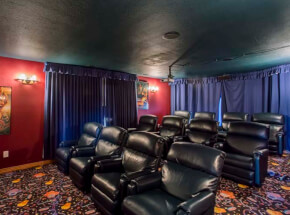 WILD HORSES 1st Floor King Master