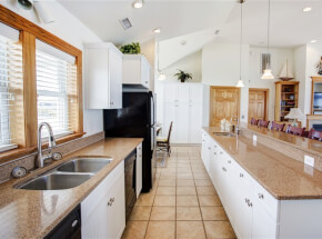 COAST AWHILE 1st Floor King Master w/Deck Access