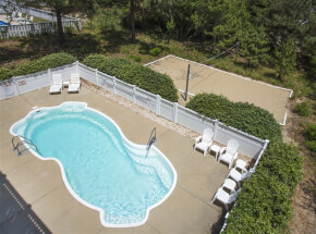 The pool at CAROLINA CABANA