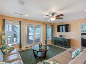 BEACH PALACE 1st Floor Queen Master