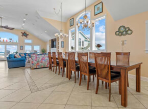 BEACH PALACE 2nd Floor King Master with Jacuzzi