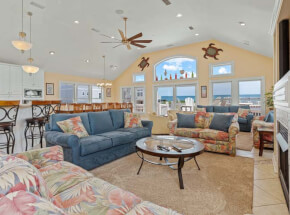 BEACH PALACE 2nd Floor King Master with Jacuzzi