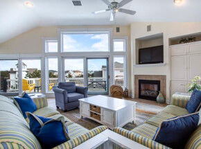 SEA ESCAPE Dining Area