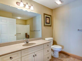 MOON BAY 1st Floor Oceanside King Master