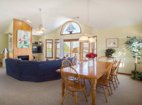 COOK'D DUCK Dining Area