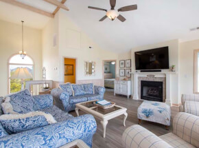 BEACH BLISS 1st Floor Oceanside Queen Jr. Master