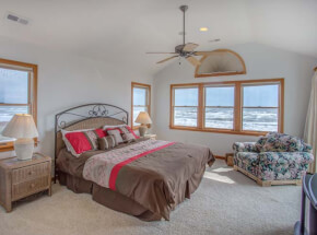 BEACH CASTLE 2nd Floor King Master