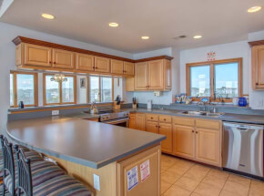 BEACH CASTLE Kitchen