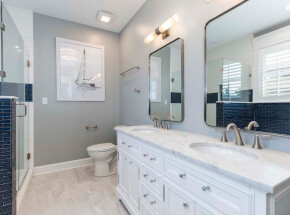 FOUR SEASONS RETREAT 1st Flr King Master Bath #1