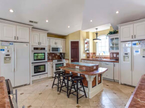 607 RITZ PALM PARADISE I Kitchen