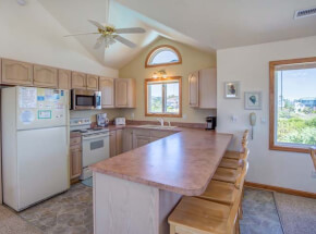 OCEANS AWAY Kitchen