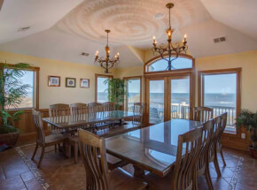 MacDADDY Dining Area