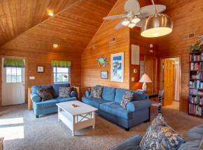 HAPPY CRAB Screened Porch