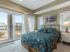 SUSAN'S SUMMER HOME Rec Room