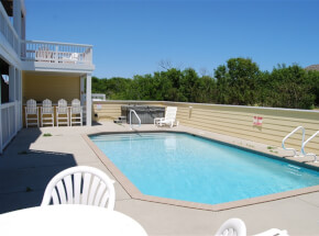 The pool at SUSAN'S SUMMER HOME
