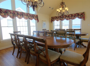 GOING TO CAROLINA Dining Area