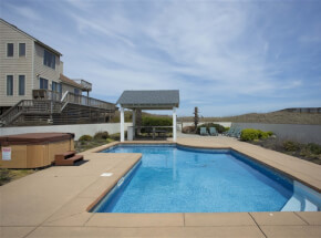The pool at GOING TO CAROLINA
