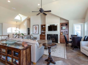 ABSOLUTE ELEGANCE 2nd Floor King Master