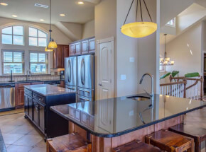 ABSOLUTE ELEGANCE 2nd Floor King Master