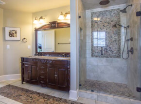 ABSOLUTE ELEGANCE 1st Floor King Master 