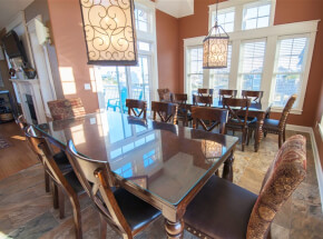 PUTTIN' ON THE RITZ Dining Area