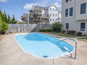 The pool at CLOUD NINE