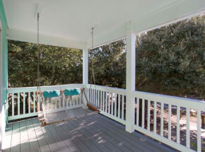 VIRGINIA BREEZE Fenced Backyard