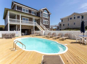 The pool at YANKEE BELLE
