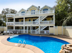 ROYAL PALM Exterior