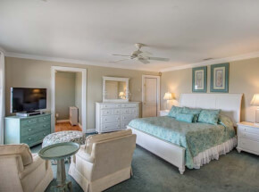 BEACH ROSE Great Room