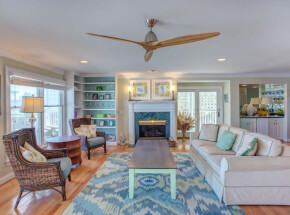 BEACH ROSE Great Room