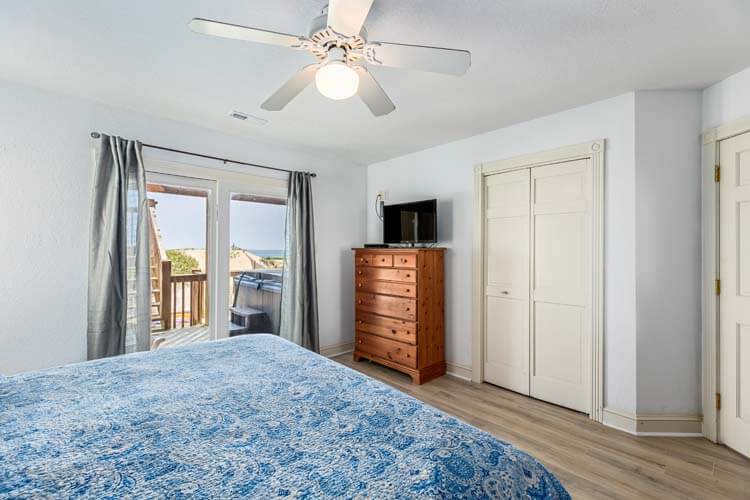 827 BAREFEET RETREAT OBX Vacation Rentals in Nags Head, NC