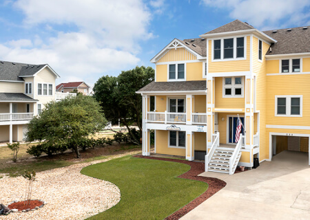 8 BR : 6 BA in COROLLA